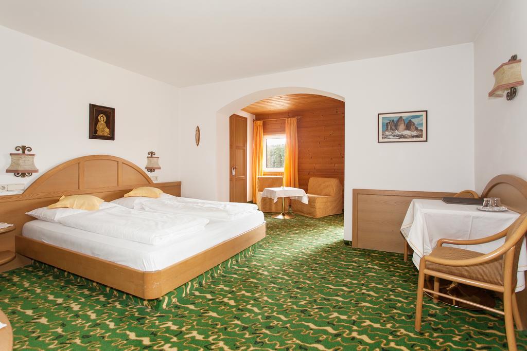 Hotel Lichtenstern Сопрабольцано Номер фото