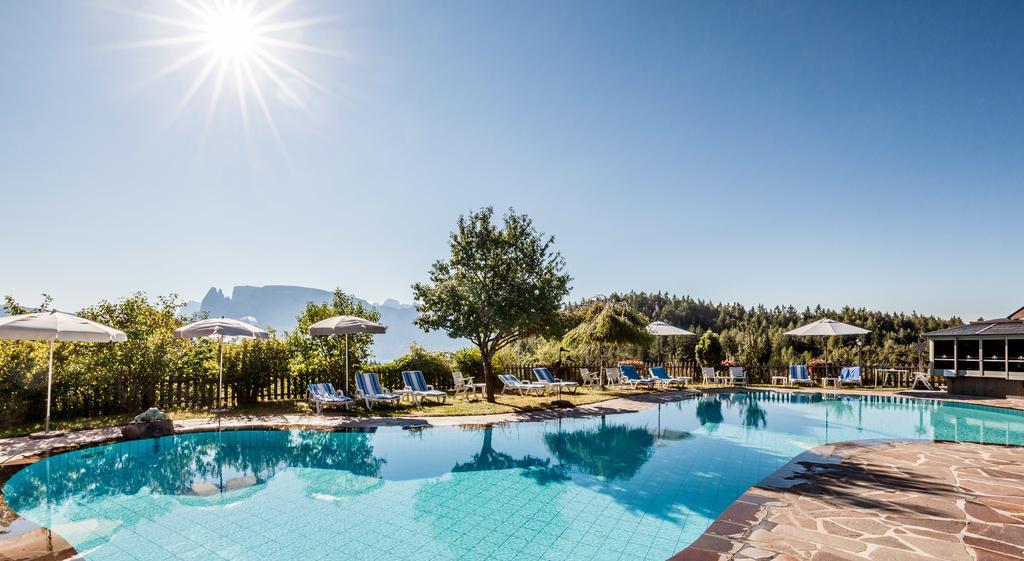 Hotel Lichtenstern Сопрабольцано Екстер'єр фото
